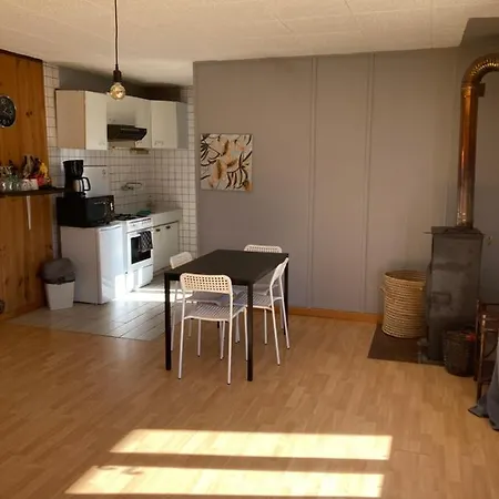Maisonnette Dans Les Alpes De Haute Provence